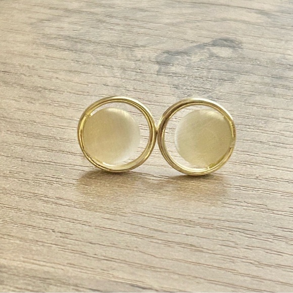 Modernist Gold-Tone Circle Stud Earrings Minimalist Open Hoop Catseye Design - Picture 2 of 5